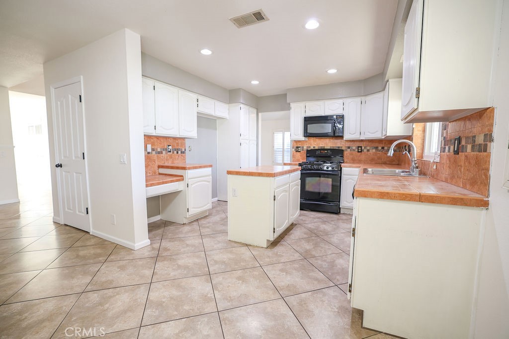 19530 Chinotto Lane Riverside, CA 92508 - Photo 10 of 50