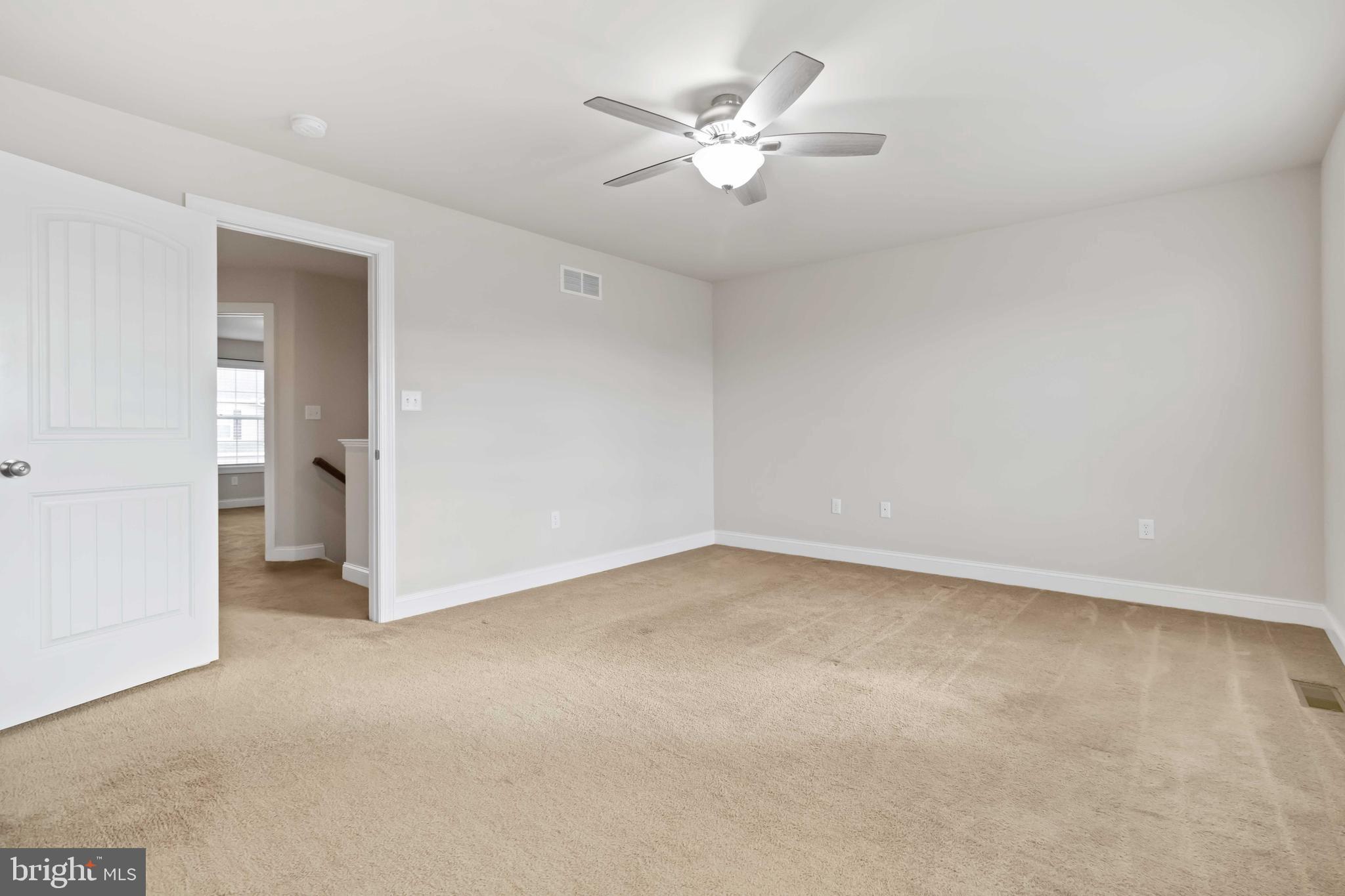 813 Spring Rock Court Mechanicsburg, PA 17055 - Photo 12 of 31 Owner Suite 16'10"x13'8"