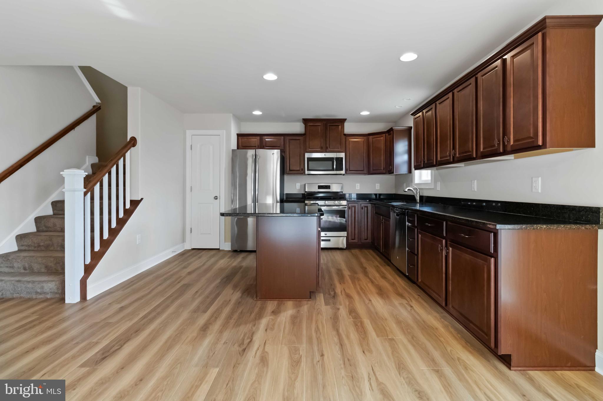 813 Spring Rock Court Mechanicsburg, PA 17055 - Photo 4 of 31