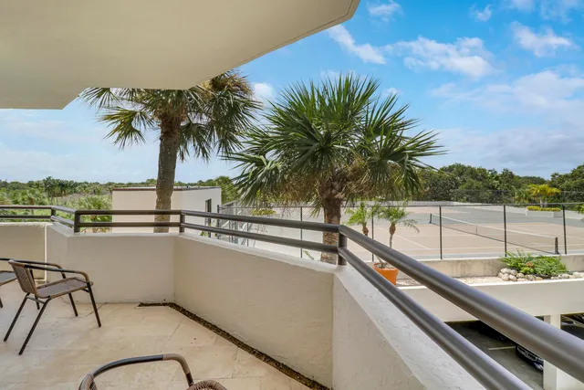 a view of outdoor space yard and patio