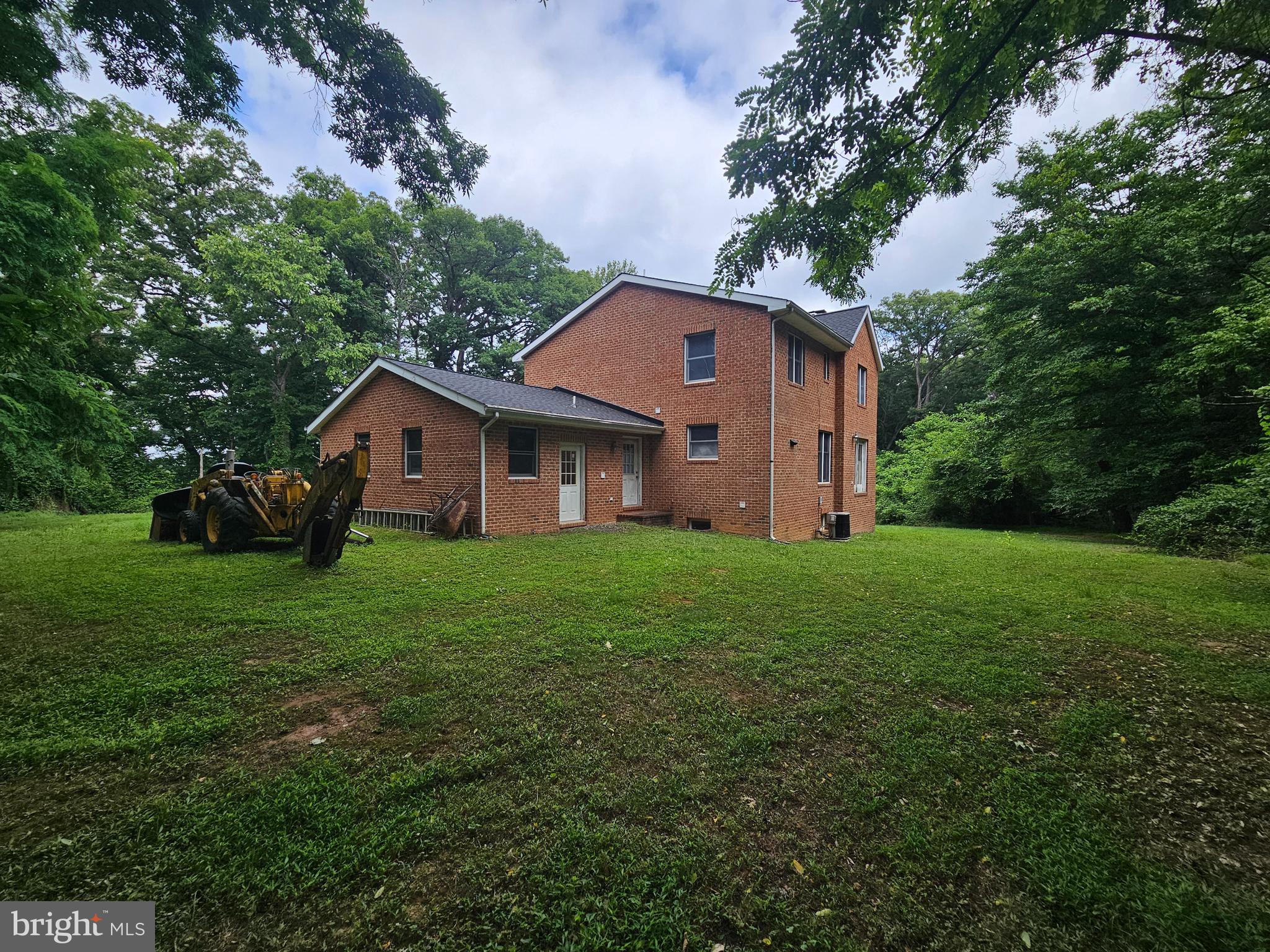 10406 Livingston Road Fort Washington, MD 20744 - Photo 3 of 19 Side Exterior