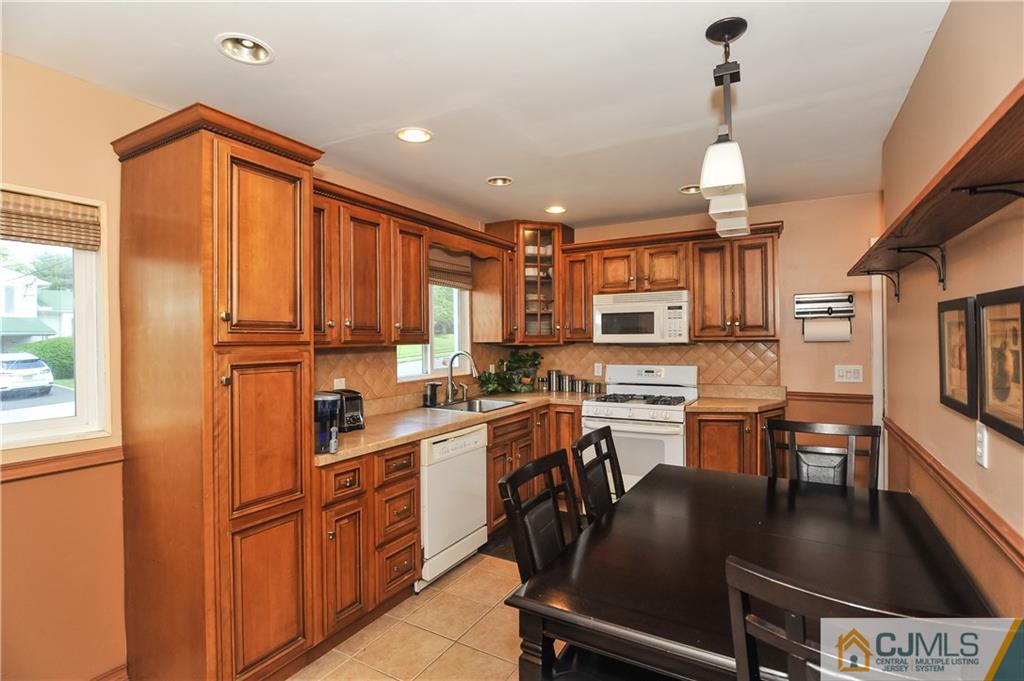 46 Rieder Road Edison, NJ 08817 - Photo 3 of 22 Gallery Image 3