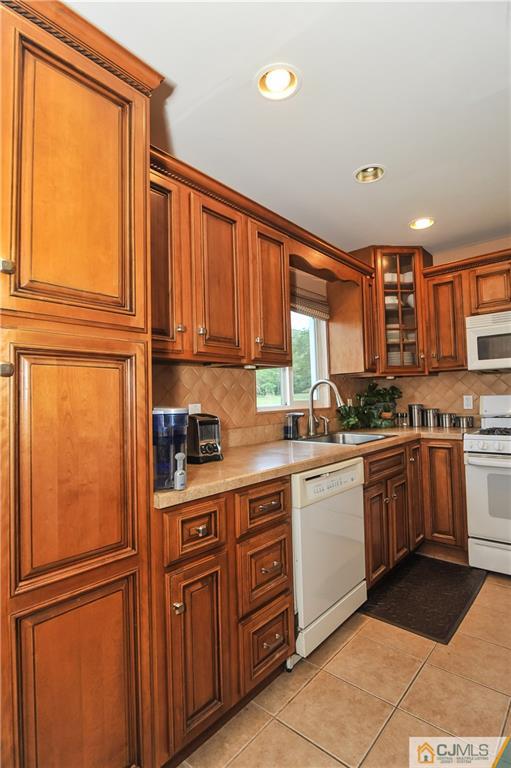 46 Rieder Road Edison, NJ 08817 - Photo 4 of 22 Gallery Image 4