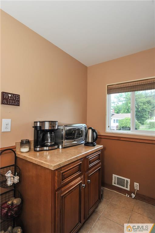 46 Rieder Road Edison, NJ 08817 - Photo 5 of 22 Gallery Image 5