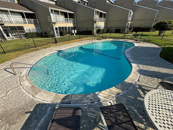 $1,695 | 30 April Point Drive South, Conroe, TX 77356