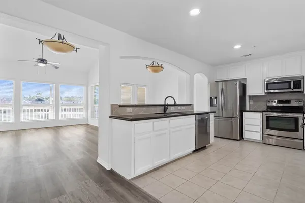 $1,695 | 30 April Point Drive South, Conroe, TX 77356