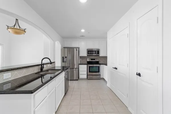 $1,695 | 30 April Point Drive South, Conroe, TX 77356