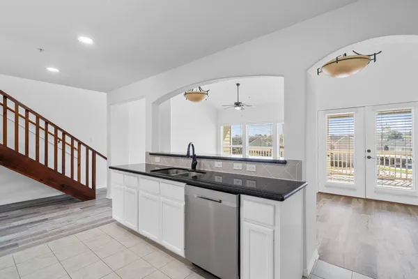 $1,695 | 30 April Point Drive South, Conroe, TX 77356