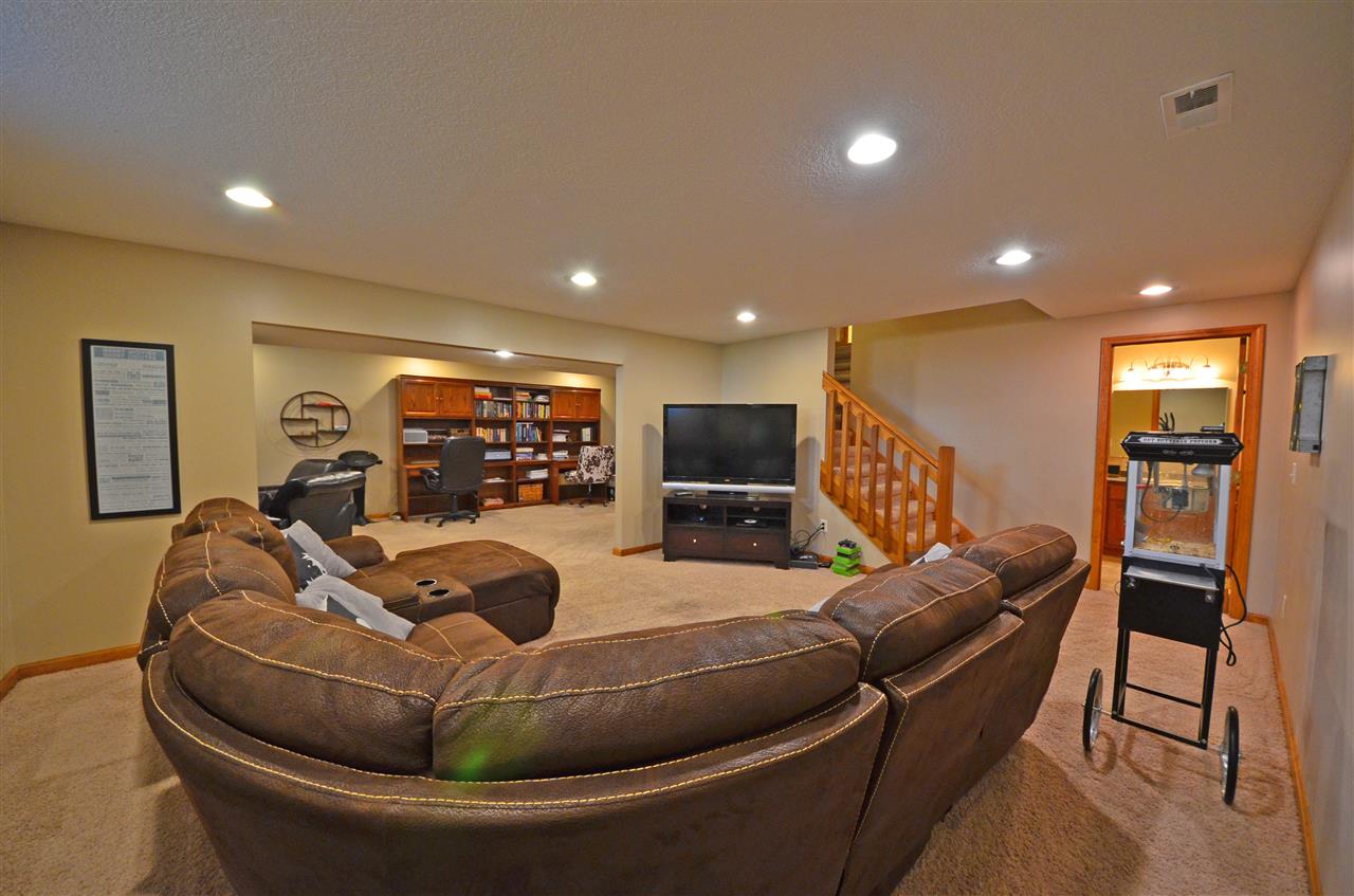 9117 Timber Ridge Court Fort Wayne, IN 46804 - Photo 22 of 36 Gallery Image 22