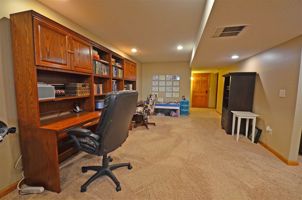 9117 Timber Ridge Court Fort Wayne, IN 46804 - Photo 23 of 36 Gallery Image 23