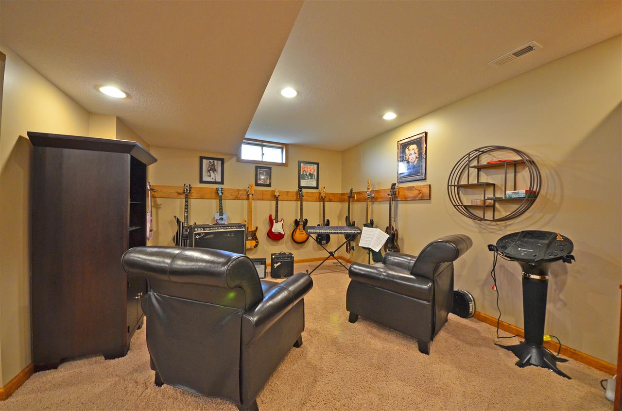 9117 Timber Ridge Court Fort Wayne, IN 46804 - Photo 24 of 36 Gallery Image 24