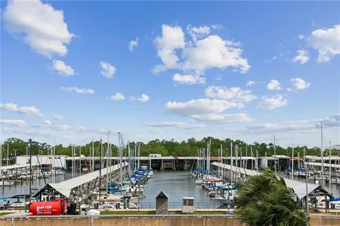 $449,000 | 300 Lake Marina Avenue, Unit 4A, New Orleans, LA 70124