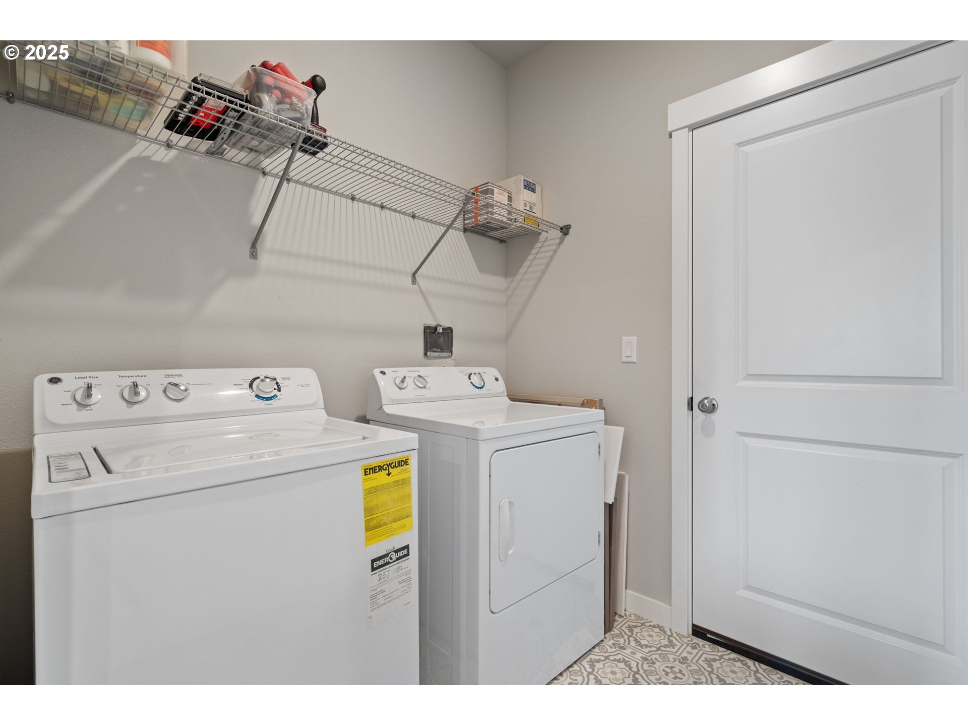 8707 North 1st Street Ridgefield, WA 98642 - Photo 28 of 40 a utility room with dryer and washer
