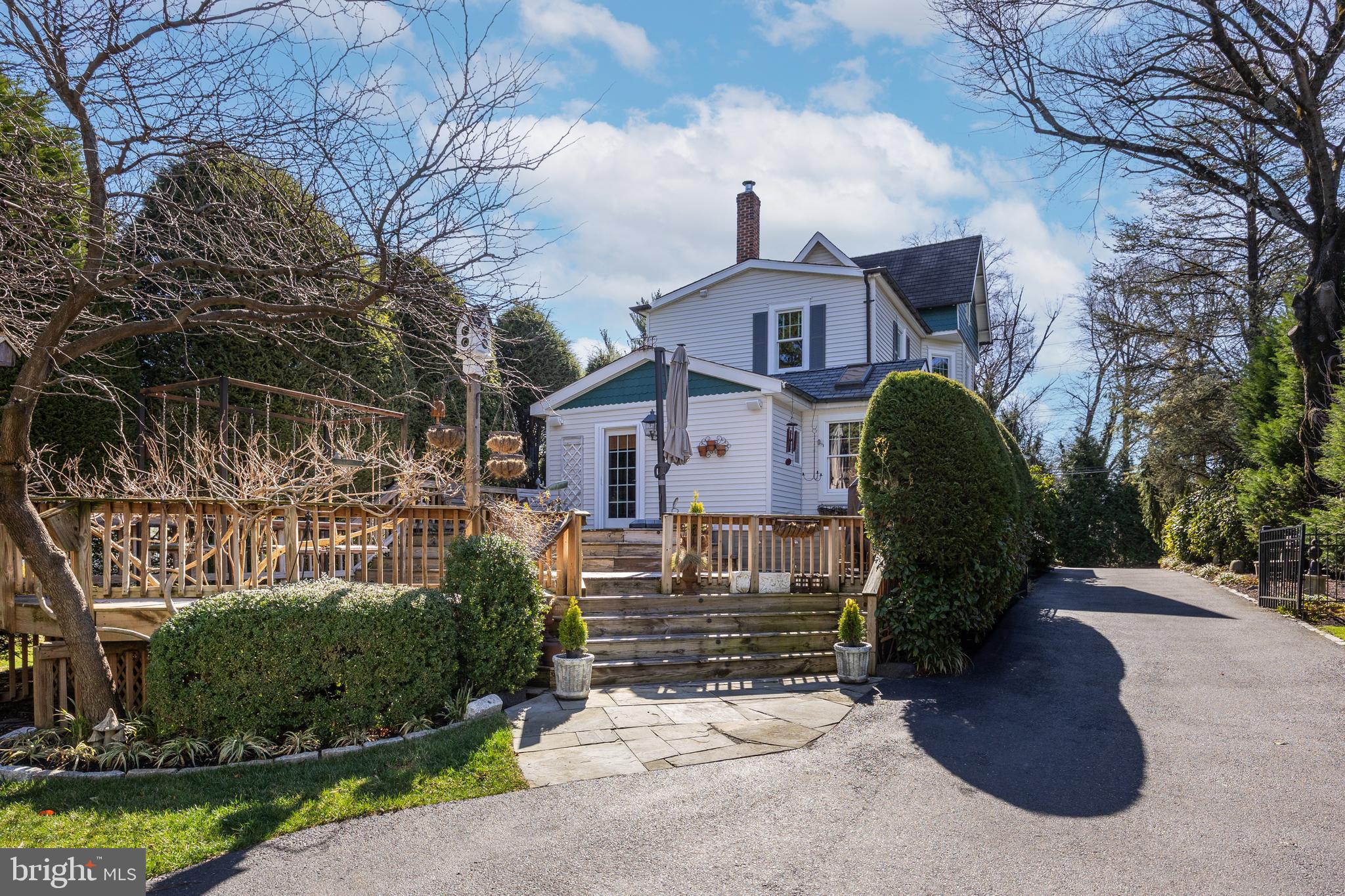269 East 3rd Street Moorestown, NJ 08057 - Photo 31 of 52 a front view of a house with garden
