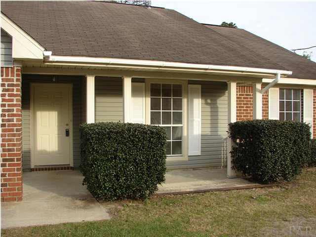 2740 River Run Road Navarre, FL 32566 - Photo 1 of 15 WELCOME HOME!
