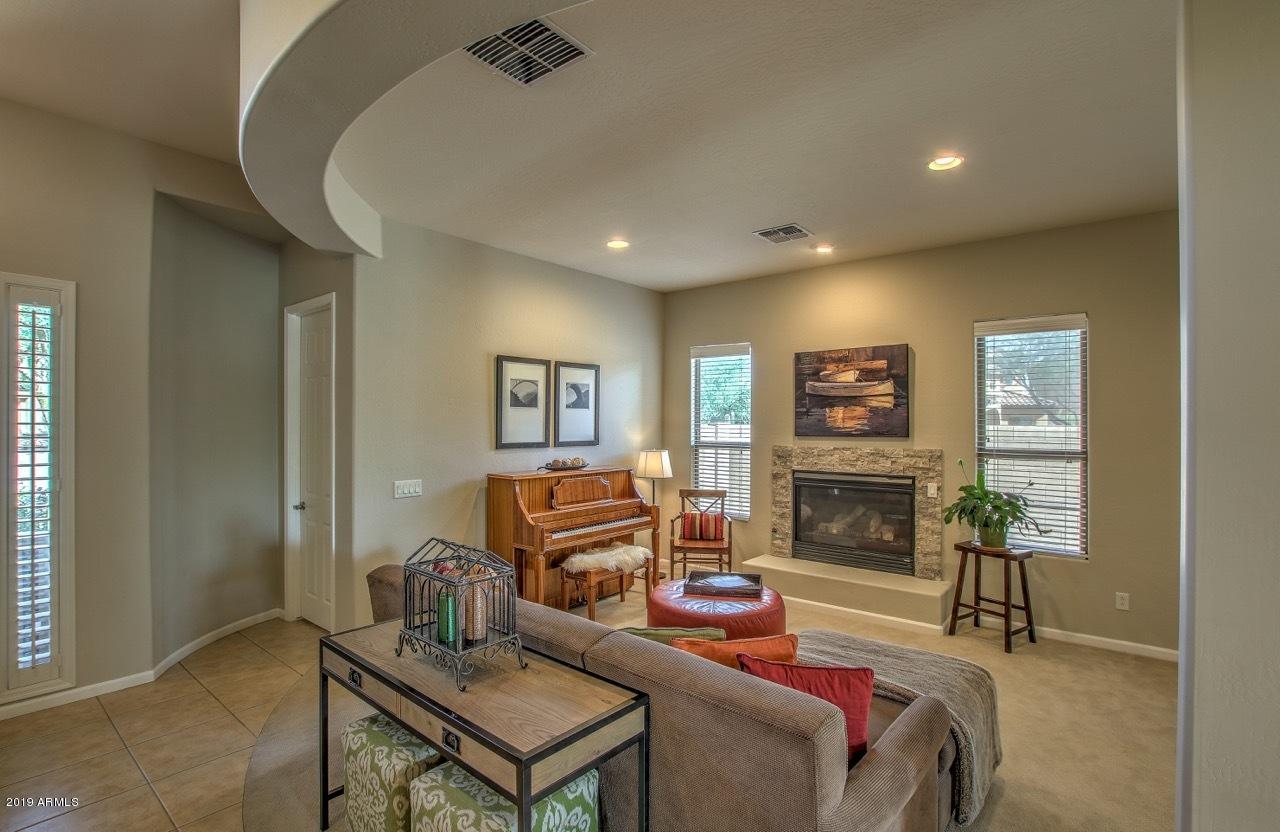 3977 East Hashknife Road Phoenix, AZ 85050 - Photo 3 of 28 3977_4