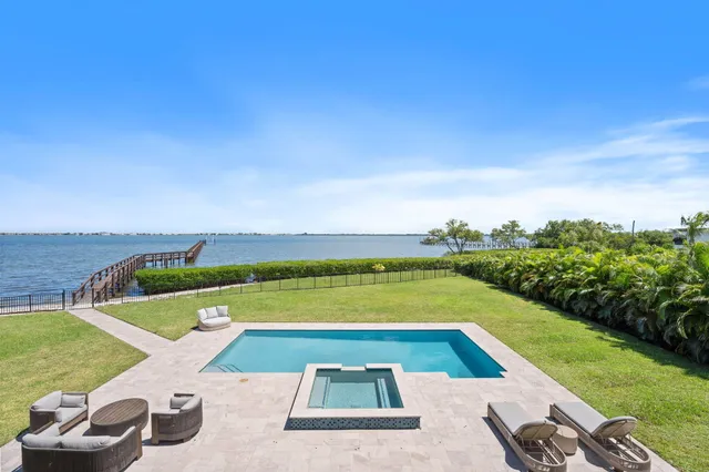 $5,349,000 | 130 North Sewalls Point Road, Sewall's Point, FL 34996