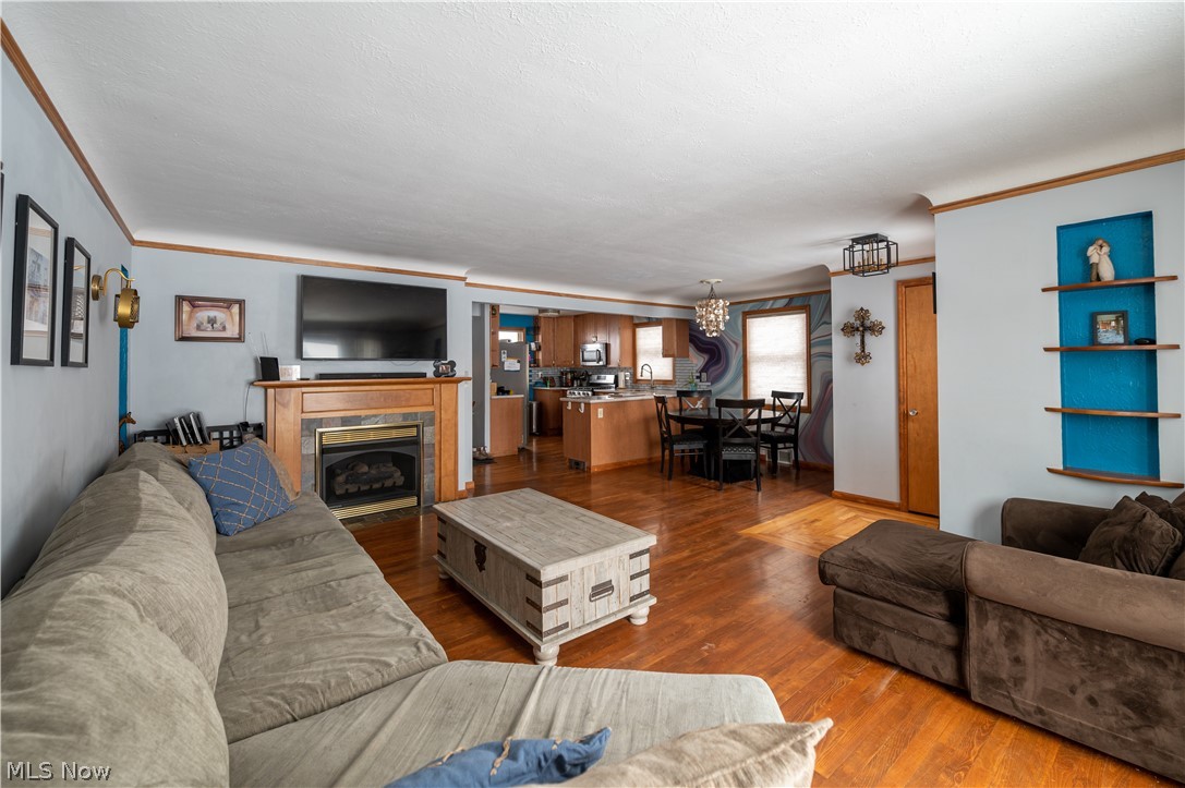 6520 Ridgewood Lakes Drive Parma, OH 44129 - Photo 7 of 34 Open Concept living first floor
