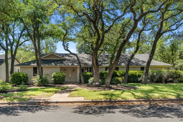 $725,000 | 10712 Fountainbleu Circle, Austin, TX 78750