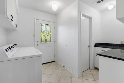 $725,000 | 10712 Fountainbleu Circle, Austin, TX 78750