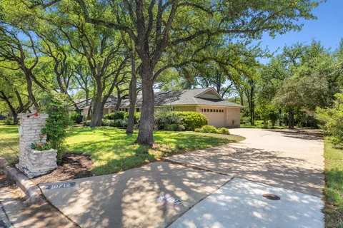 $725,000 | 10712 Fountainbleu Circle, Austin, TX 78750