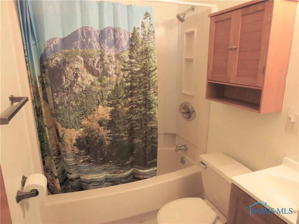 2271 Brown Road Oregon, OH 43616 - Photo 14 of 23 Gallery Image 14