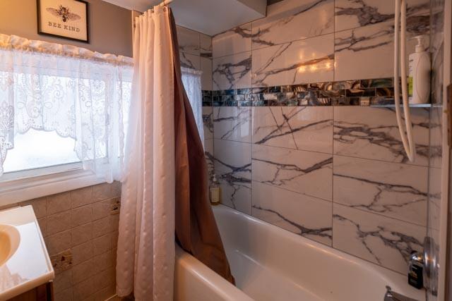 1220 South 65th Street West Allis, WI 53214 - Photo 11 of 22 Bathroom