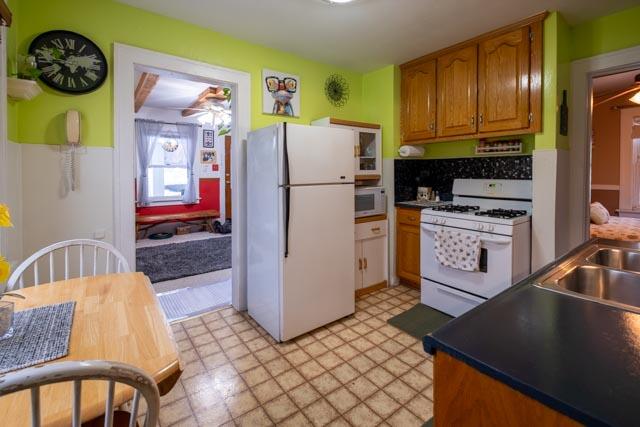 1220 South 65th Street West Allis, WI 53214 - Photo 5 of 22 Kitchen