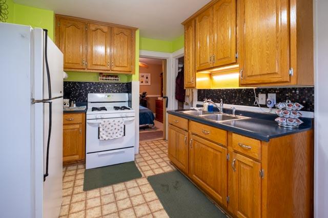1220 South 65th Street West Allis, WI 53214 - Photo 6 of 22 Kitchen