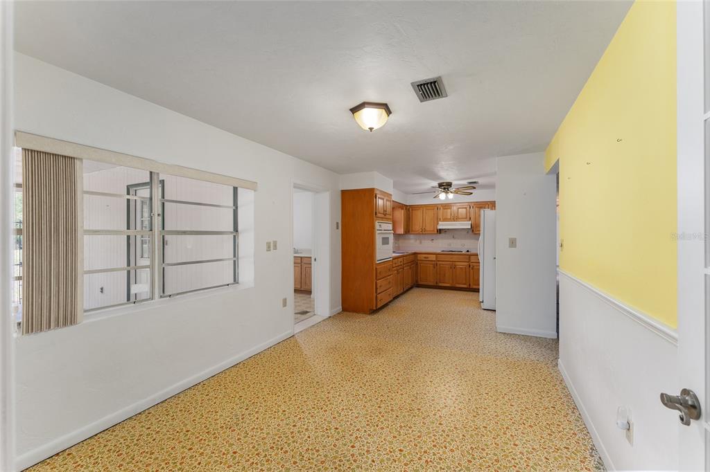 415 Southeast Adams Street High Springs, FL 32643 - Photo 11 of 52