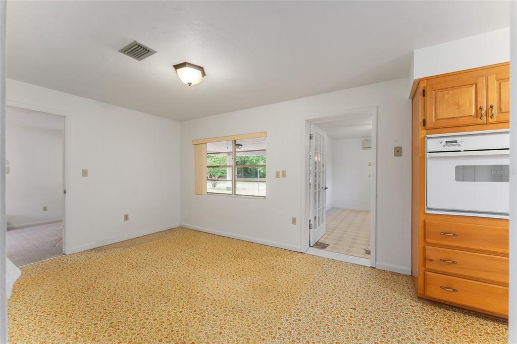 415 Southeast Adams Street High Springs, FL 32643 - Photo 12 of 52
