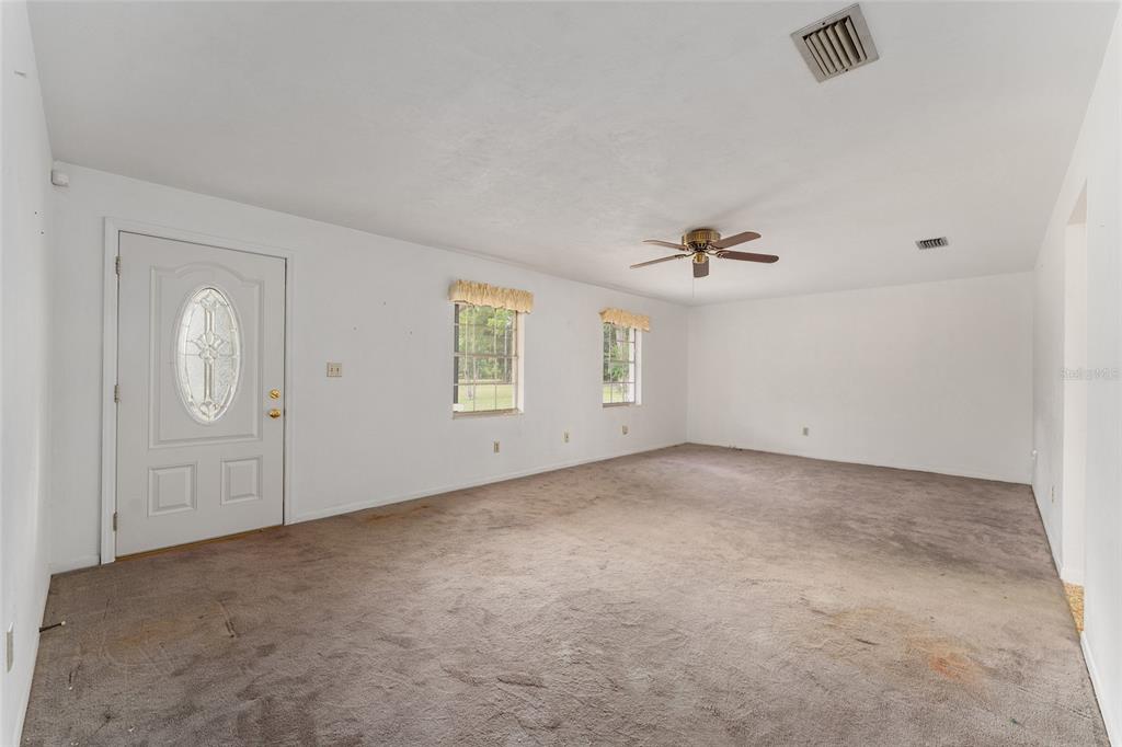 415 Southeast Adams Street High Springs, FL 32643 - Photo 7 of 52