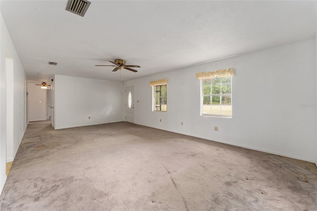 415 Southeast Adams Street High Springs, FL 32643 - Photo 8 of 52