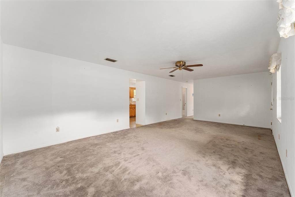 415 Southeast Adams Street High Springs, FL 32643 - Photo 9 of 52
