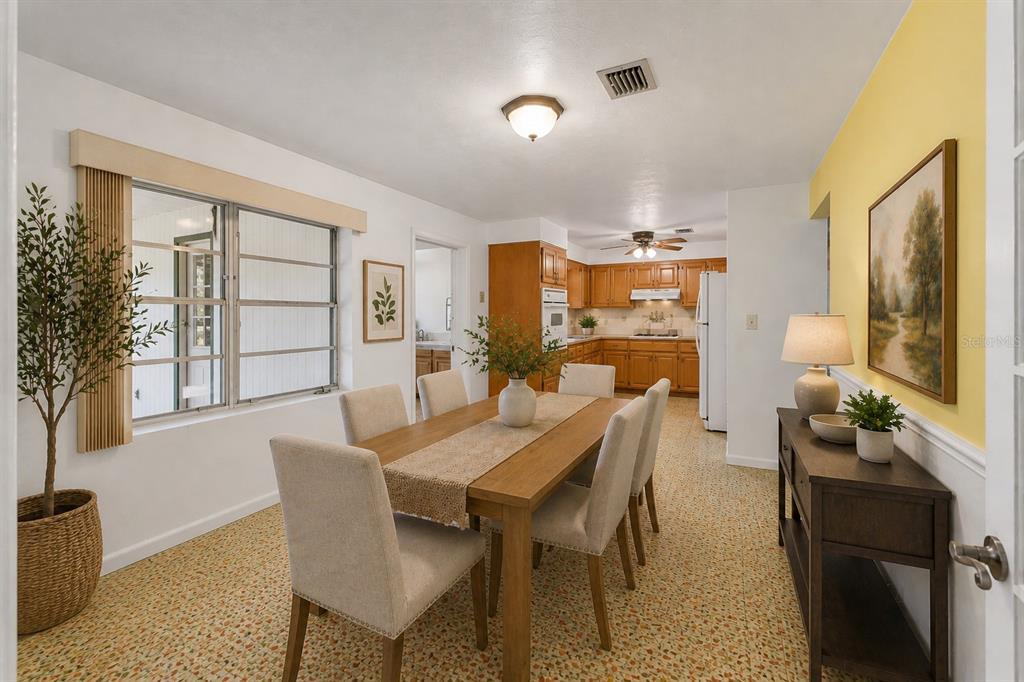415 Southeast Adams Street High Springs, FL 32643 - Photo 10 of 52
