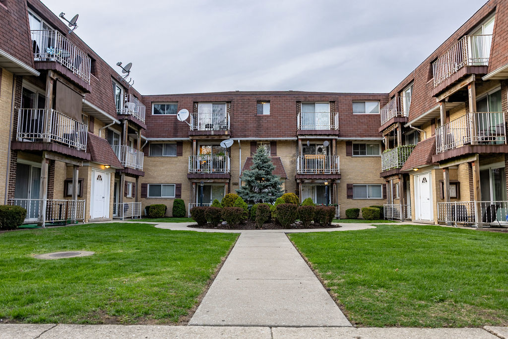 8538 West Catherine Avenue, Unit 4N Chicago, IL 60656 - Photo 1 of 27