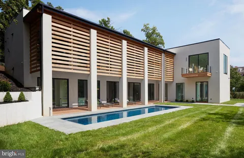 $6,900,000 | 2800 32nd Street Northwest, Washington, DC 20008