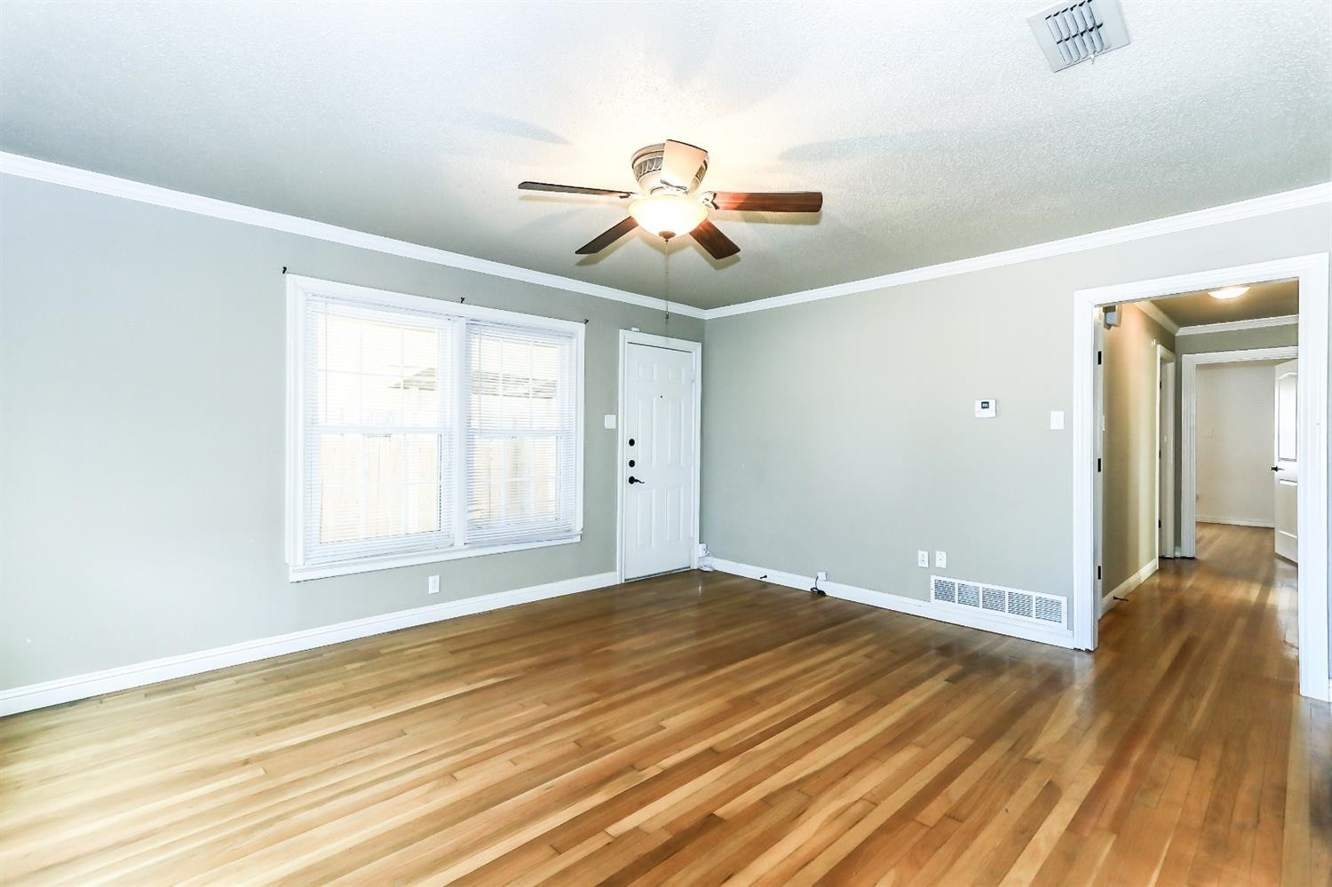 4303 43rd Street Lubbock, TX 79413 - Photo 5 of 10 Living Area