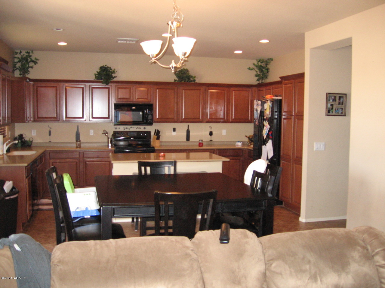 6954 West Harwell Road Laveen, AZ 85339 - Photo 3 of 4 Kiitchen
