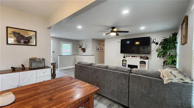 $345,000 | 812 Appleblossom, Excelsior Springs, MO 64024