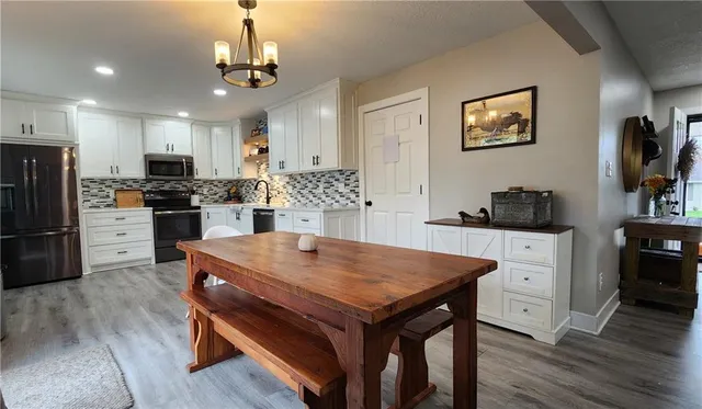 $345,000 | 812 Appleblossom, Excelsior Springs, MO 64024