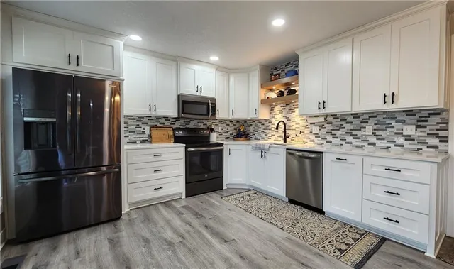 $345,000 | 812 Appleblossom, Excelsior Springs, MO 64024