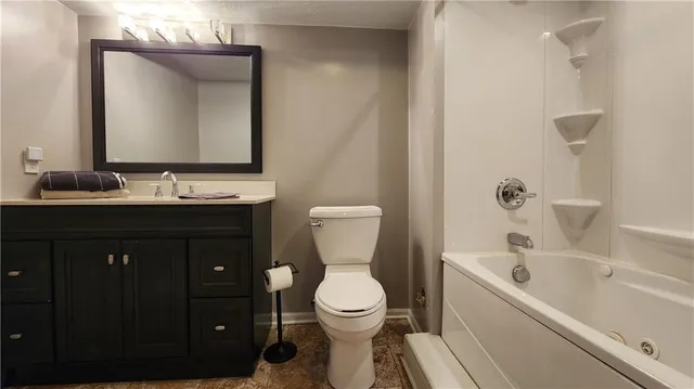 $345,000 | 812 Appleblossom, Excelsior Springs, MO 64024