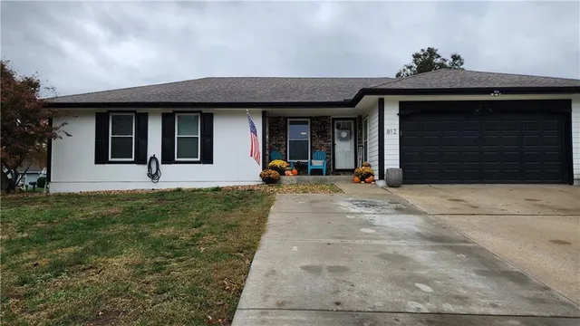 $345,000 | 812 Appleblossom, Excelsior Springs, MO 64024