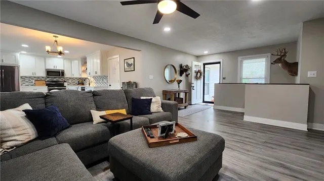 $345,000 | 812 Appleblossom, Excelsior Springs, MO 64024