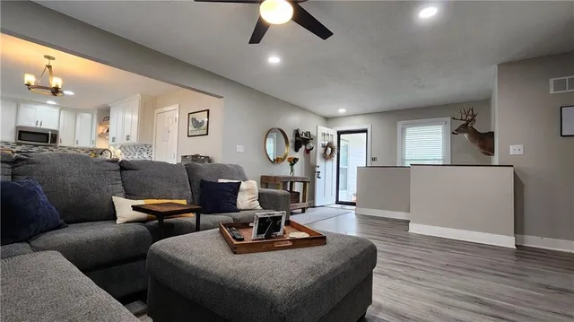 $345,000 | 812 Appleblossom, Excelsior Springs, MO 64024