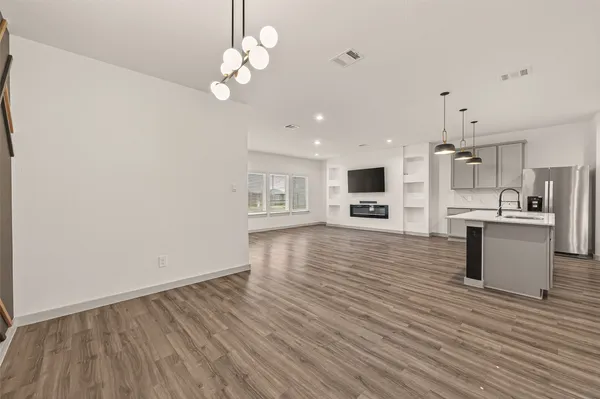 $2,650 | 7935 Brumbly Lane, Rosharon, TX 77583