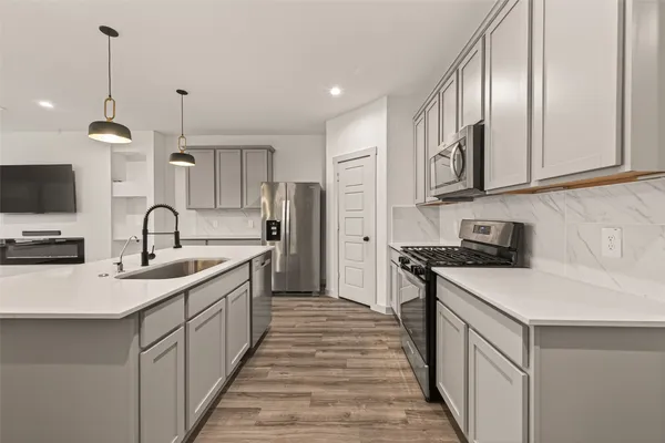 $2,650 | 7935 Brumbly Lane, Rosharon, TX 77583