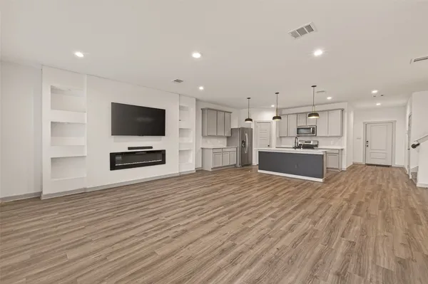 $2,650 | 7935 Brumbly Lane, Rosharon, TX 77583