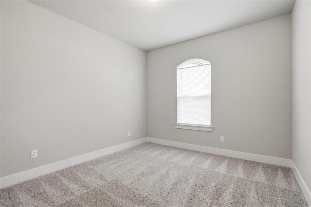 504 Payne Lane Springtown, TX 76082 - Photo 4 of 40